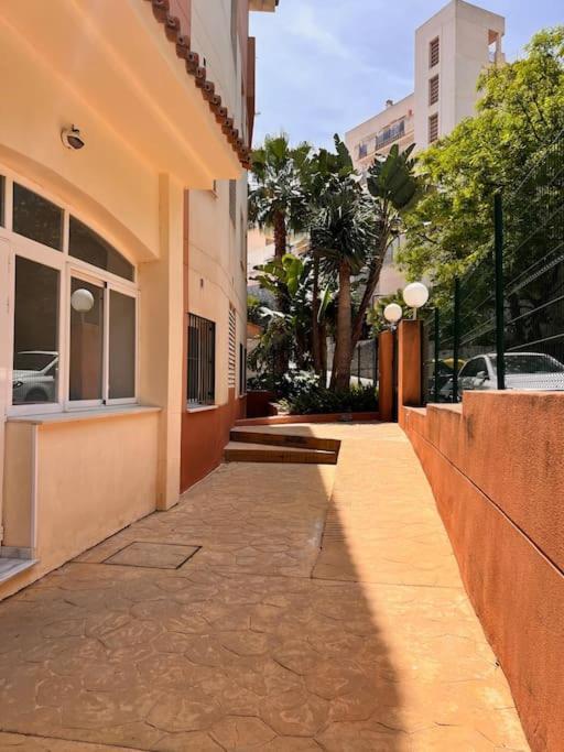 Benalmadena Costa Malaga Apartamento Muy Acogedor Con Vistas Al Mar Terraza Gigante Para Verano E Invierno Parking Exterior photo
