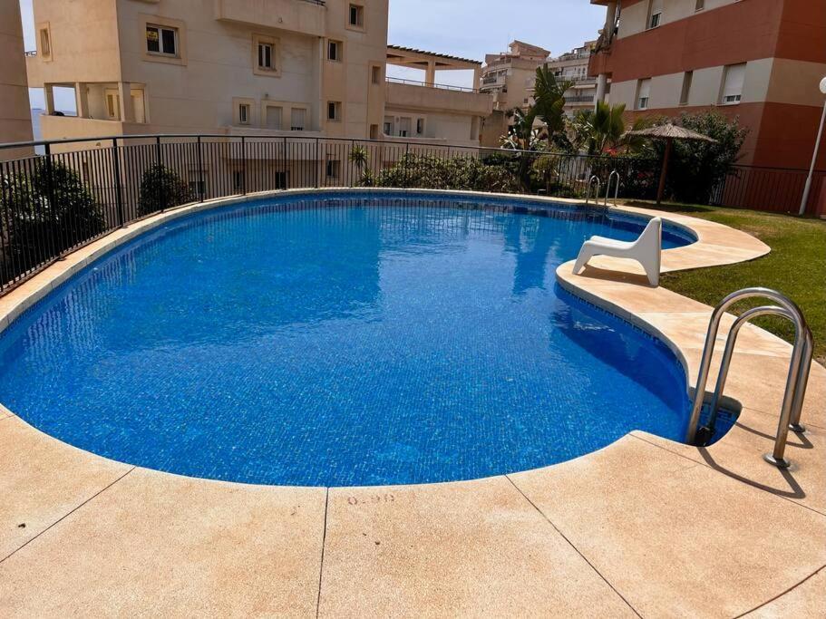 Benalmadena Costa Malaga Apartamento Muy Acogedor Con Vistas Al Mar Terraza Gigante Para Verano E Invierno Parking Exterior photo