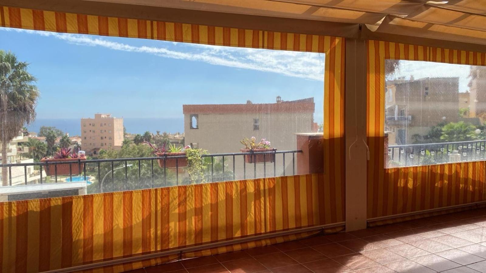 Benalmadena Costa Malaga Apartamento Muy Acogedor Con Vistas Al Mar Terraza Gigante Para Verano E Invierno Parking Exterior photo